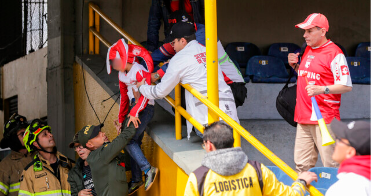 Varios niños tuvieron que ser evacuados. / FOTO: COLPRENSA.