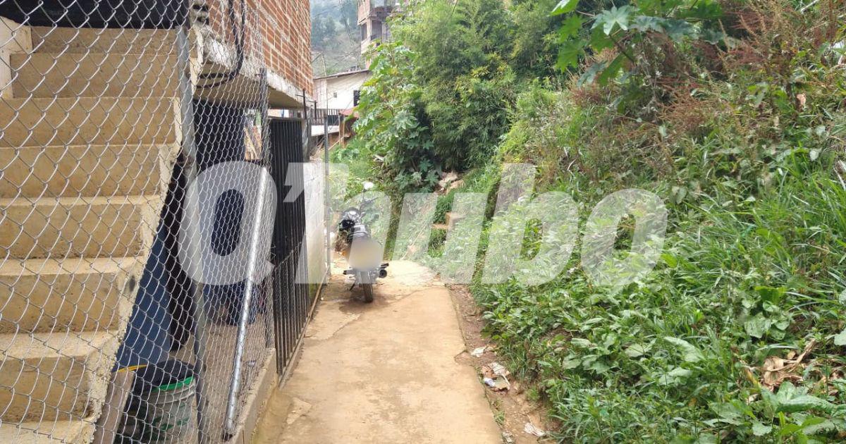 Los hechos se registraron en esta calle peatonal del barrio La Cruz. FOTO: GUILLERMO OSPINA MUÑOZ
