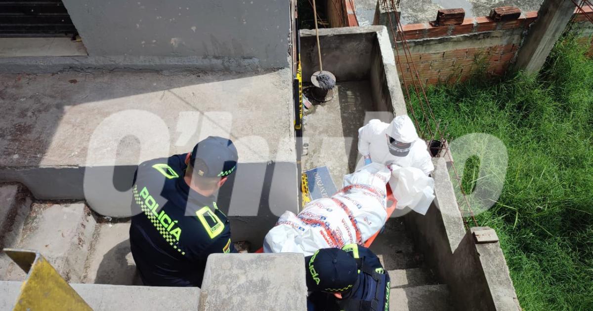 Levantamiento del cuerpo de Ariemy Valentina Quintero. FOTO: ANDRÉS FERNANDO GARCÍA