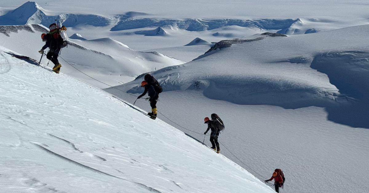 ‘Más allá de la cumbre’, un proyecto que promueve el liderazgo desde la experiencia en montaña. FOTO: CORTESÍA ANA ISABEL BUSTAMANTE