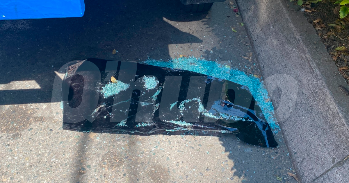 En el sitio quedaron partes destruidas del vehículo en el que iban las víctimas. /FOTO: ANDRÉS FELIPE OSORIO GARCÍA