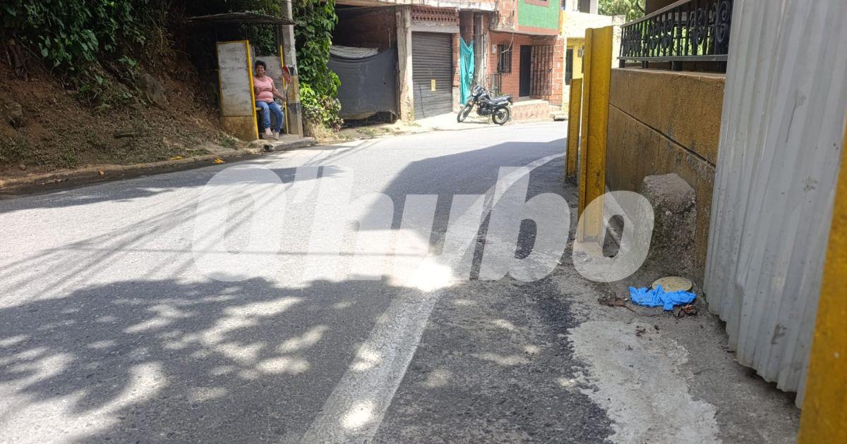 El crimen ocurrió en la carrera 66 frente al 79-41 del municipio de Bello. FOTO: ALEJANDRA MORALES