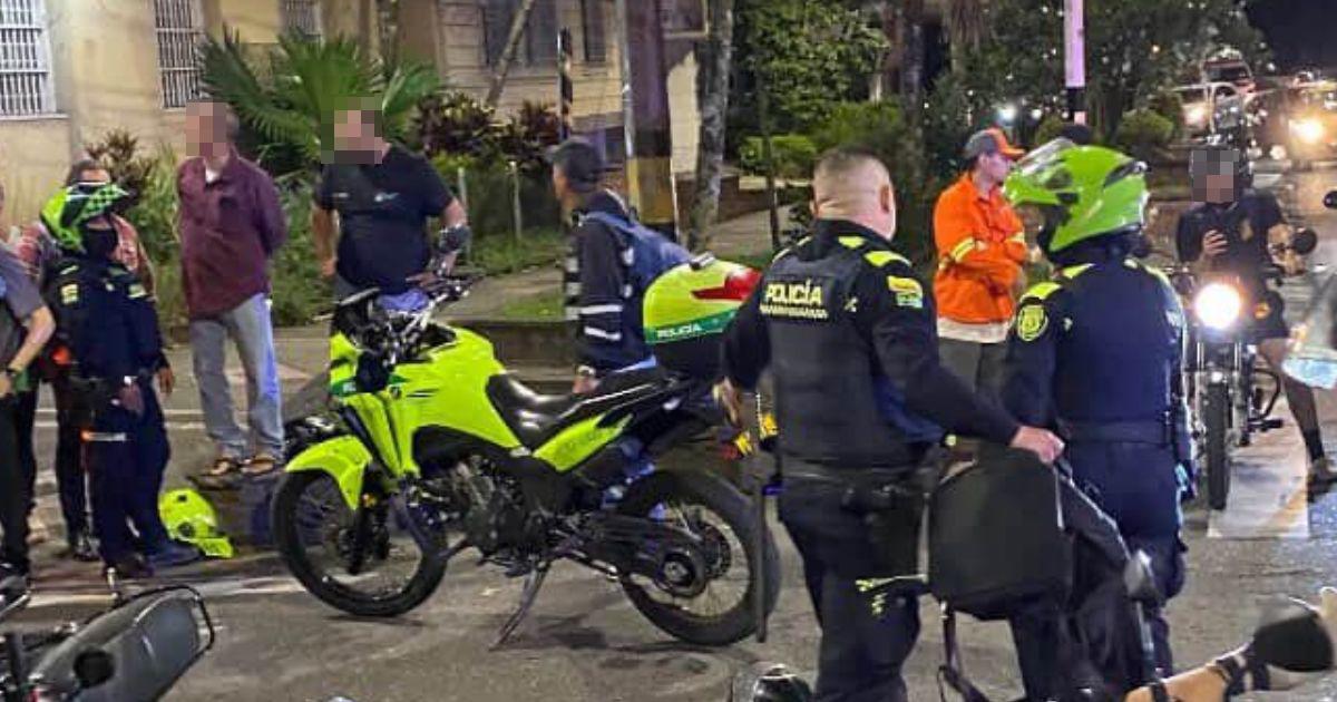 Uniformados de la Policía Metropolitana fueron los primeros en llegar al lugar de los hechos. FOTO: CORTESÍA