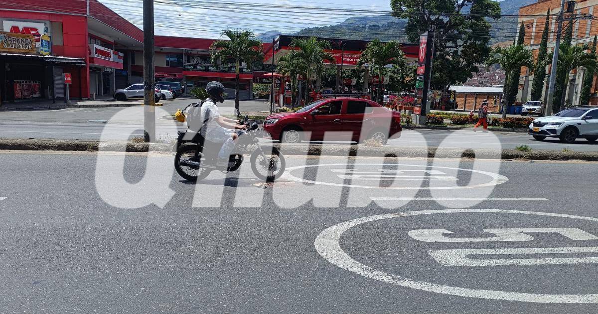 En este punto de la autopista Norte ocurrió el fatal accidente. <b><span class=mln_small-caps_mln>/ FOTO: CRISTIAN VÁSQUEZ</span></b>