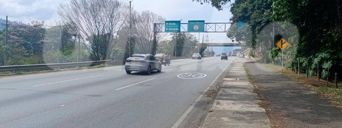 En este sector, cerca al peaje El Trapiche, en Copacabana, ocurrió el homicidio. /FOTO: ALEJANDRA MORALES 