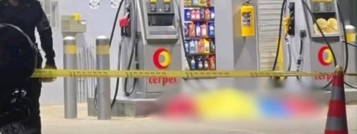 El cuerpo de la joven fue cubierto con una bandera de Colombia. FOTO: CORTESÍA