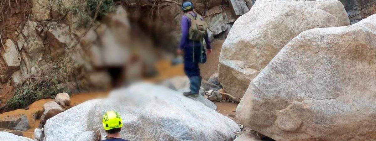 En estas piedras de la quebrada Trinidad encontraron el cuerpo de Luis Albeiro Torres Rodríguez. /FOTO: CORTESÍA ALCALDÍA DE COCORNÁ 
