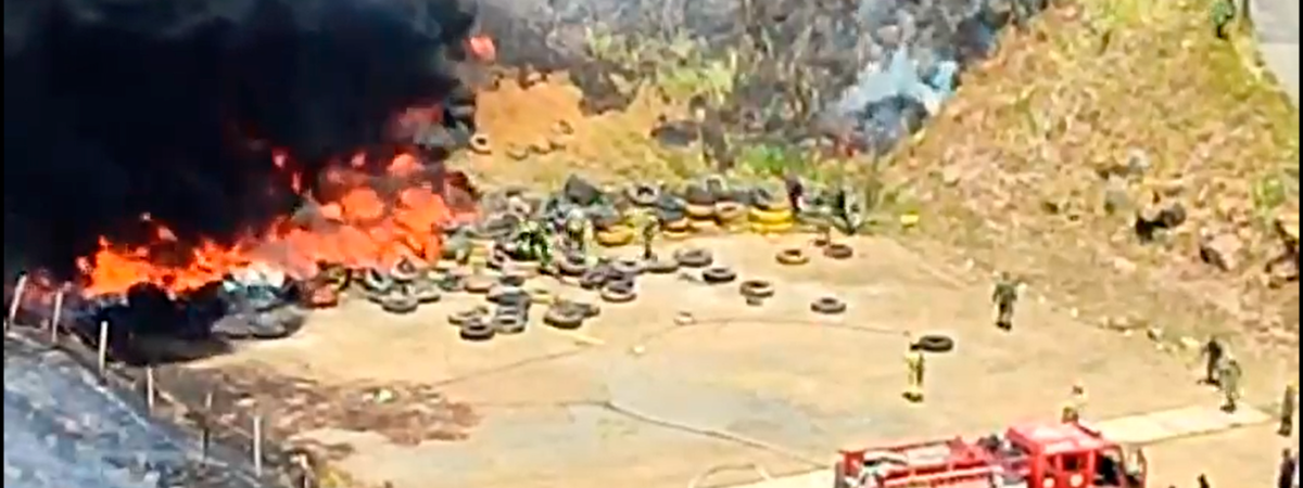 Así de veía el incendio al interior del batallón. / FOTO: CAPTURA DE VIDEO.