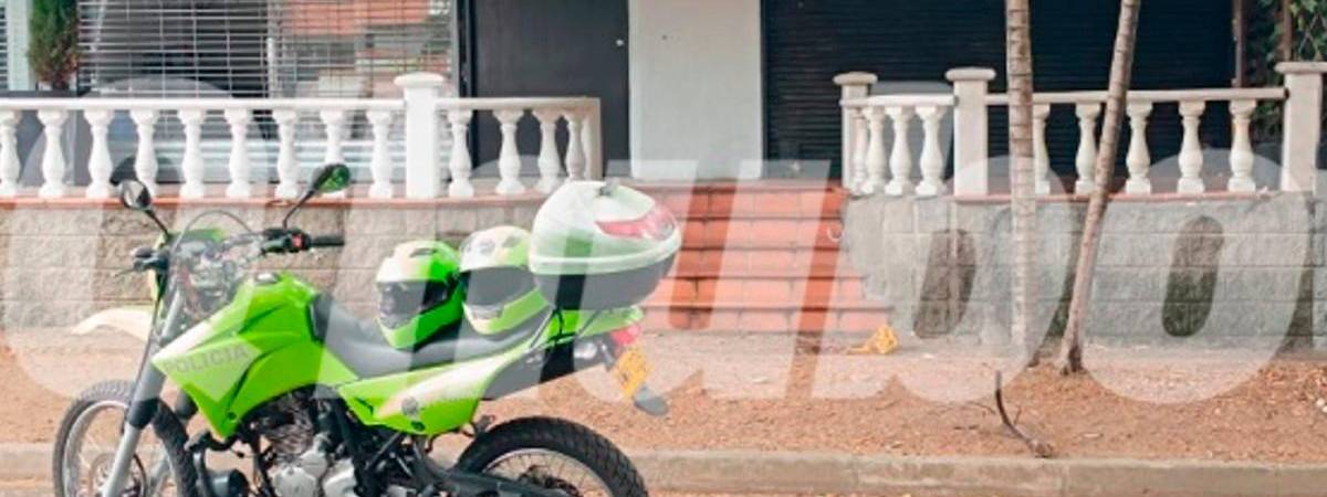 A las afueras de este establecimiento comercial en el barrio Conquistadores, en Medellín, asesinaron a Carlos Sarabia Linares, de 21 años. /FOTO: ANDRÉS FELIPE OSORIO GARCÍA. 