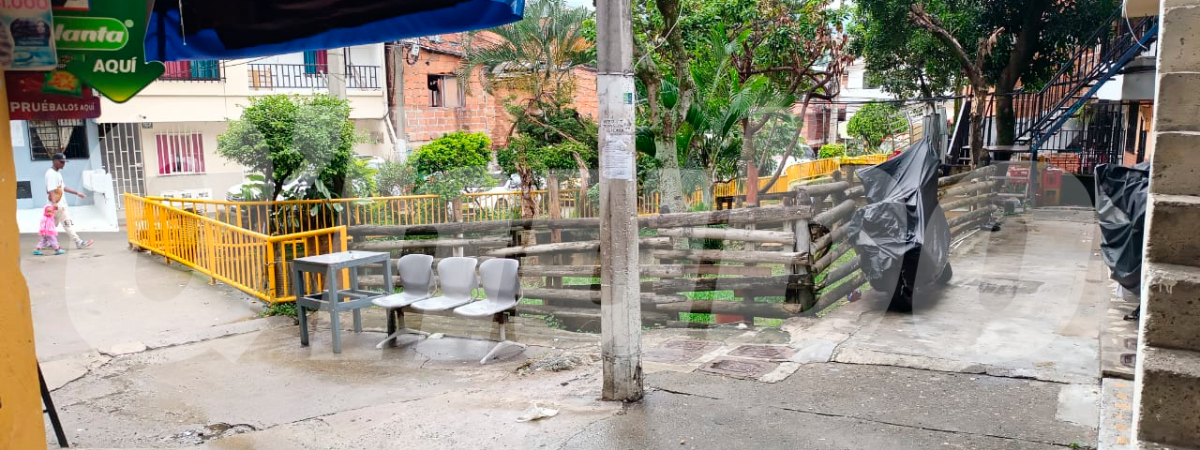 En este sector de la carrera 51A con calle 97, del barrio La Rosa de la comuna 2 (Santa Cruz), asesinaron con arma blanca a Gilberto de Jesús Alzate. / FOTO: SUSANA COGUA.