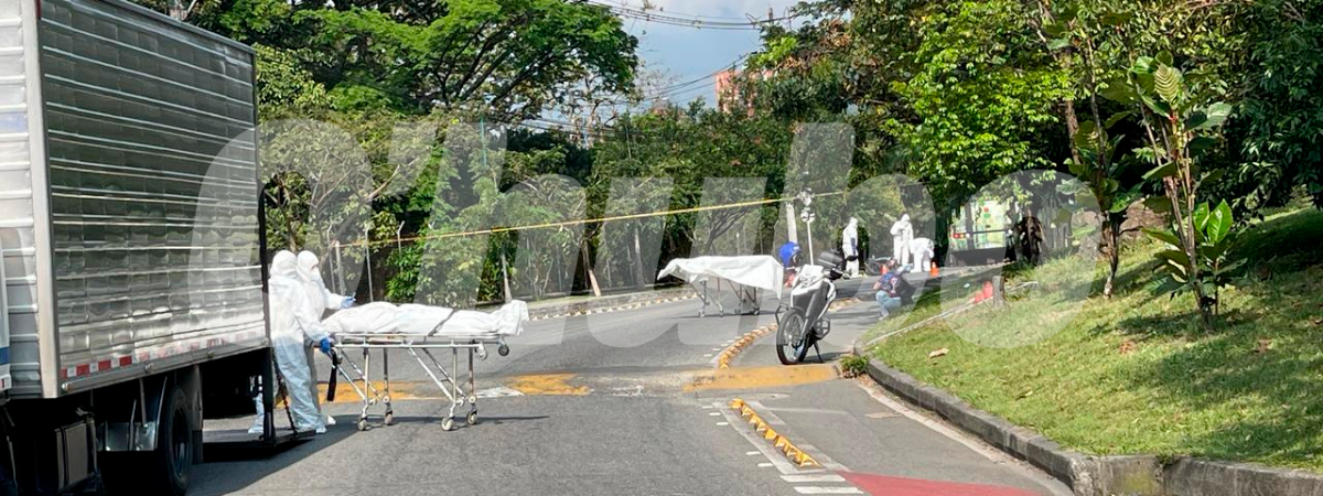 EN FOTOS: Fatal accidente en Robledo: motociclista y su parrillero fueron arrollados por un bus del metroplús