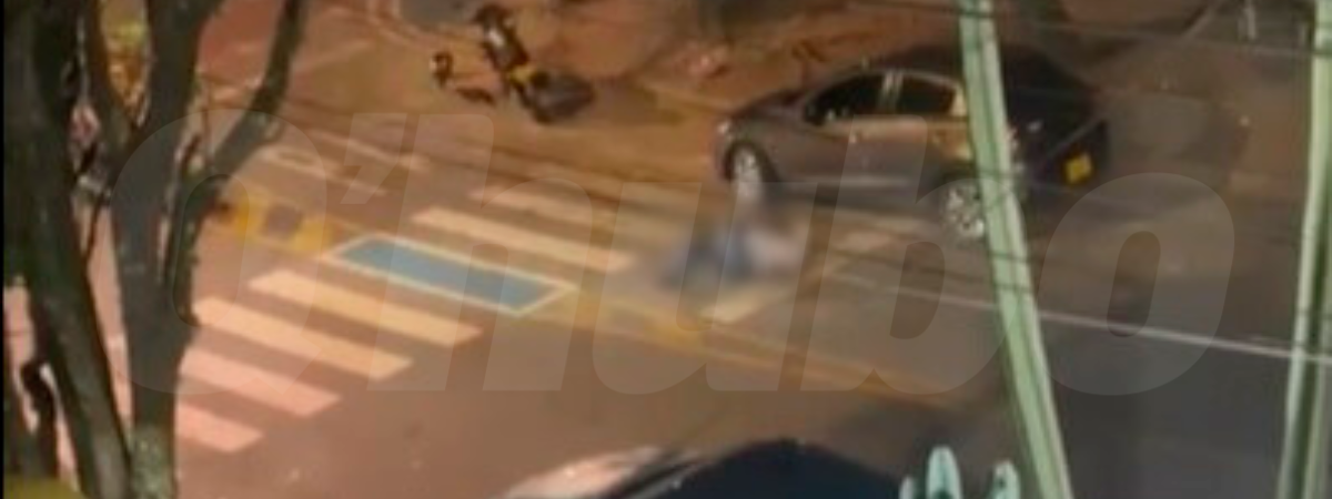 Los delincuentes no se llevaron la moto de la víctima y huyeron del lugar. /FOTO: TOMA DE VIDEO