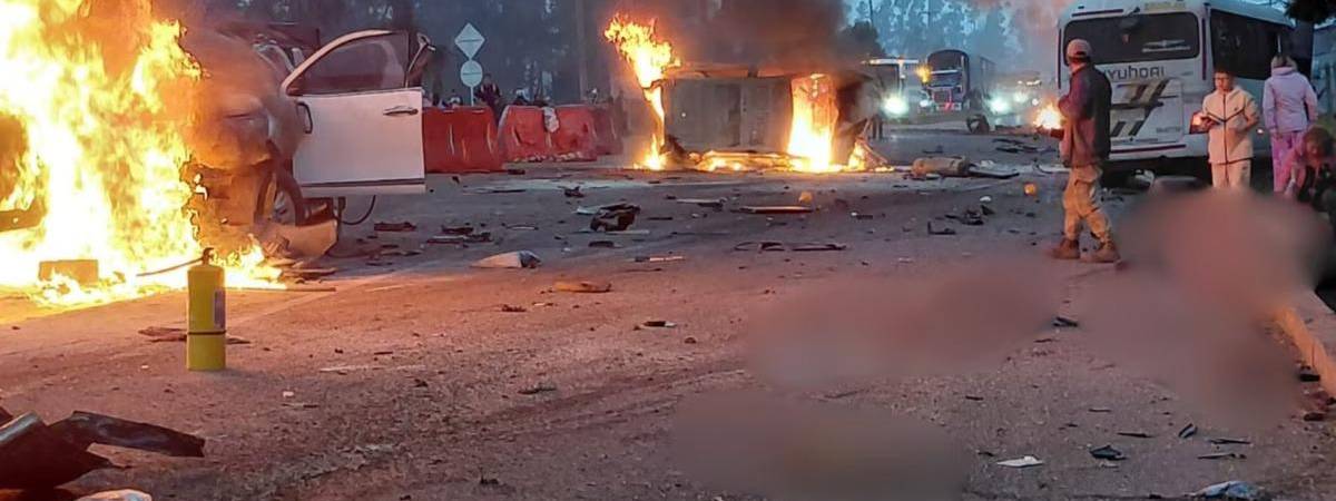 Bomberos atienden accidente vial en Cogua. Foto: Bomberos de Cundinamarca. FOTO: FACEBOOK ZIPA EXILIADOS