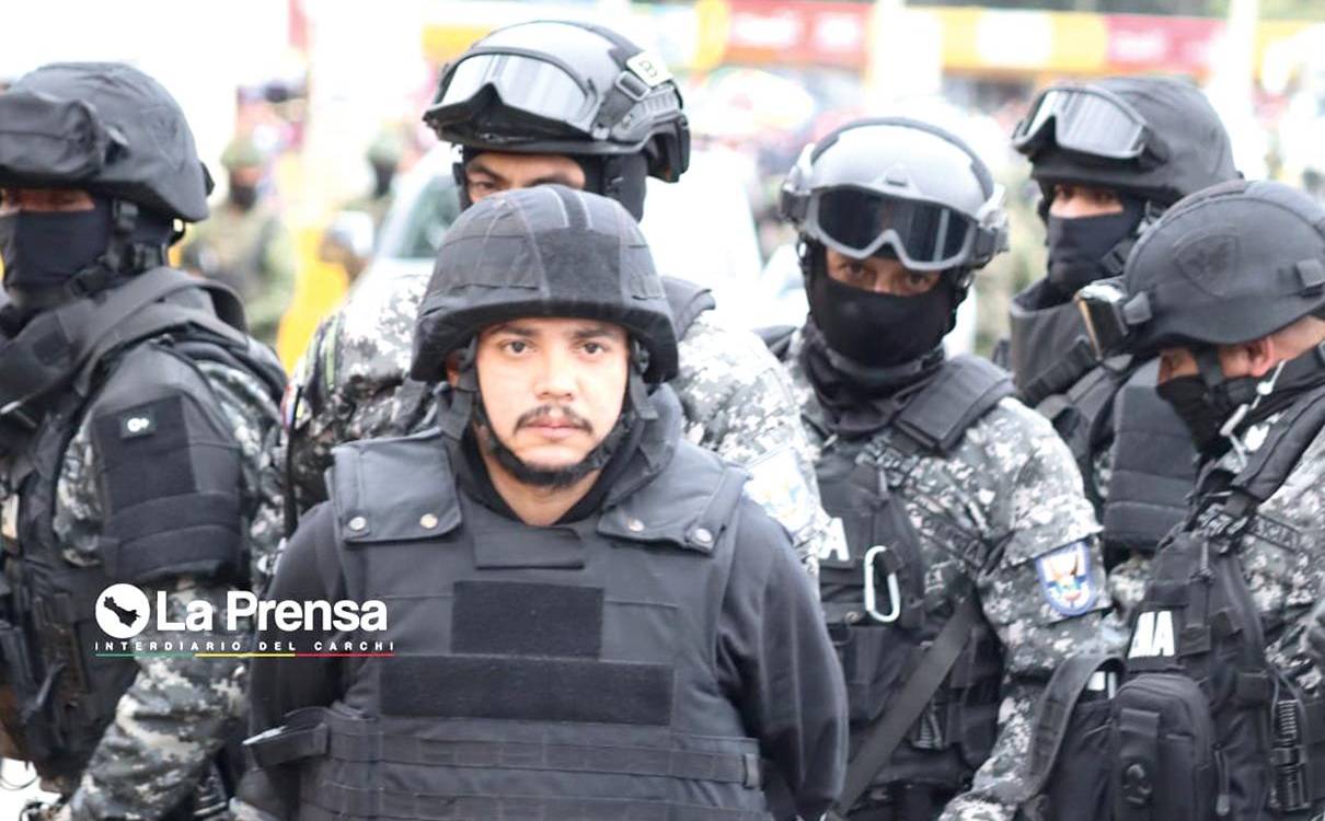 Le echaron mano al hijo del Alacrán en Ecuador