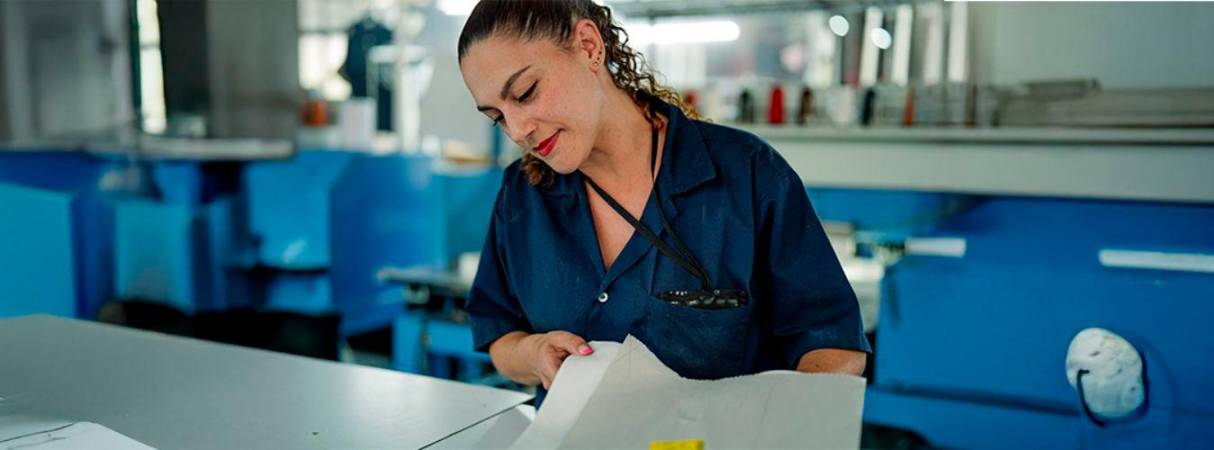 Revisa en la plataforma Magneto, a través de Q’hubo Empleos, las vacantes que hay disponibles de Crystal en toda el área metropolitana y que puedan ser de tu interés. /FOTO: CORTESÍA CRYSTAL.