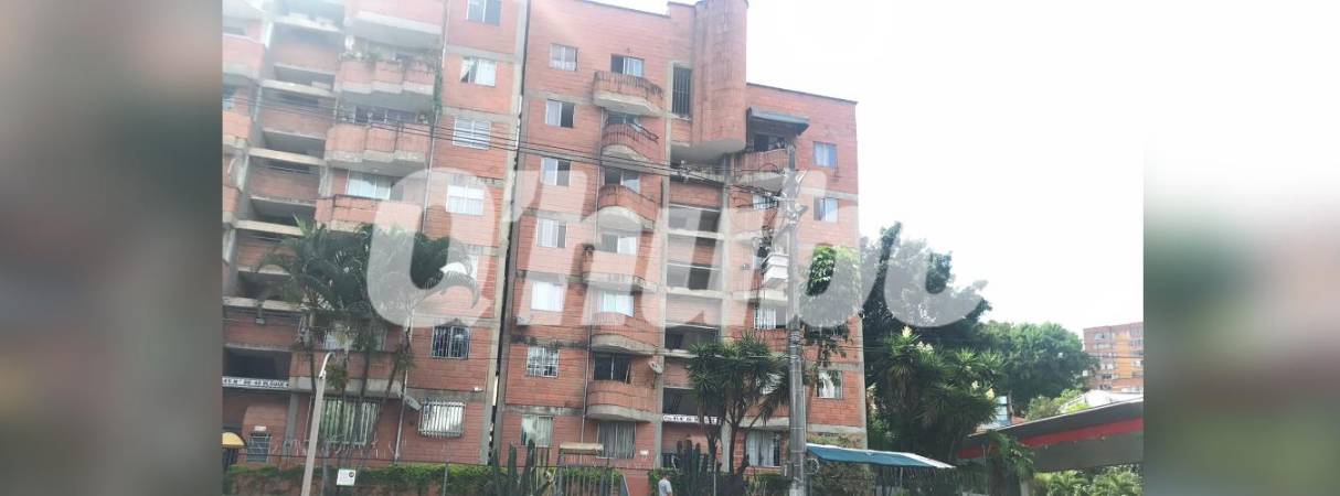 En este edificio ocurrió el extraño homicidio. FOTO: LAURA ROSA JIMÉNEZ