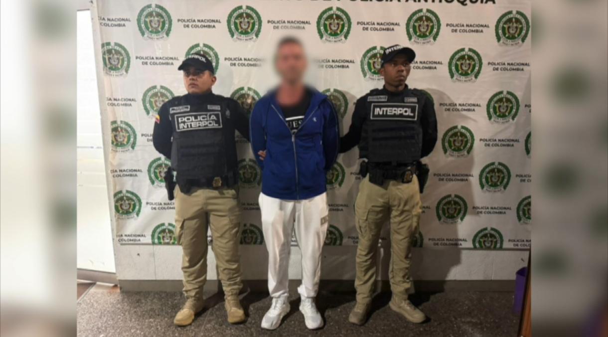 Diego Maximiliano Báez fue ubicado cuando pretendía entrar al país por el aeropuerto de Rionegro. FOTO: POLICÍA NACIONAL