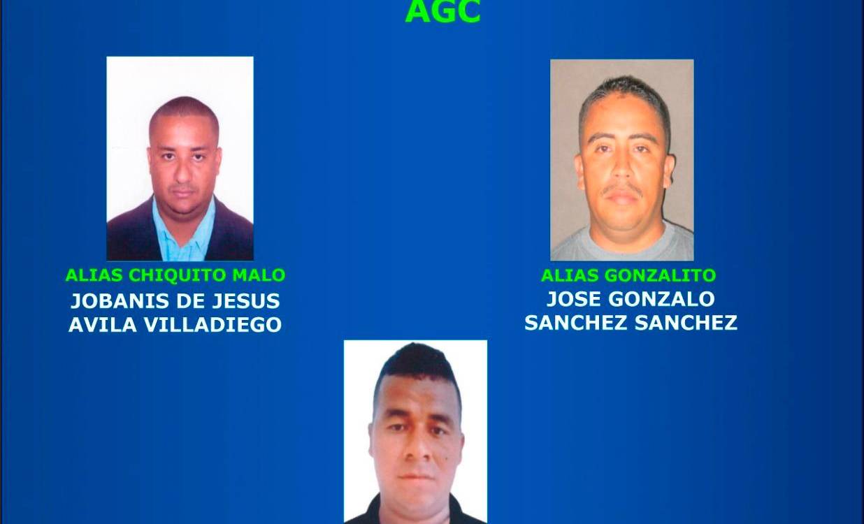 Hasta $ 100 millones ofrecieron las autoridades por información que permita la captura de estos 3 sujetos. /CARTEL: POLICÍA NACIONAL
