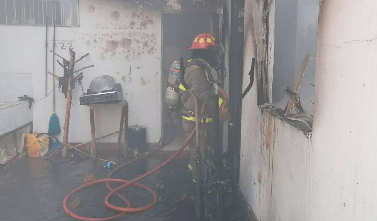 EN IMÁGENES: Incendio en Envigado obligó a evacuación de adultos mayores