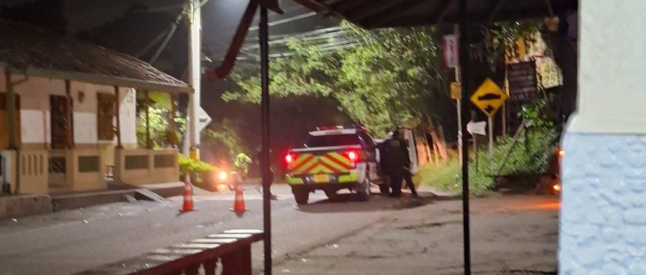 Tras la detonación, los responsables huyeron sin dejar rastro. FOTO: DENUNCIAS ANTIOQUIA