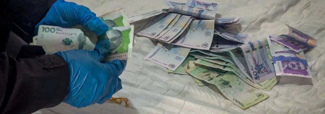 Dinero que tenía el capturado durante el allanamiento. FOTO: SÉPTIMA DIVISIÓN
