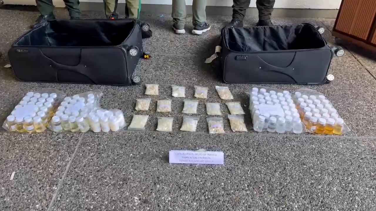 La droga incautada a los ciudadanos chinos. <b><span class=mln_small-caps_mln>/FOTO: POLICÍA NACIONAL</span></b>