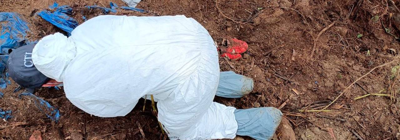 Así fue la exhumación del cuerpo. /FOTO: CORTESÍA 