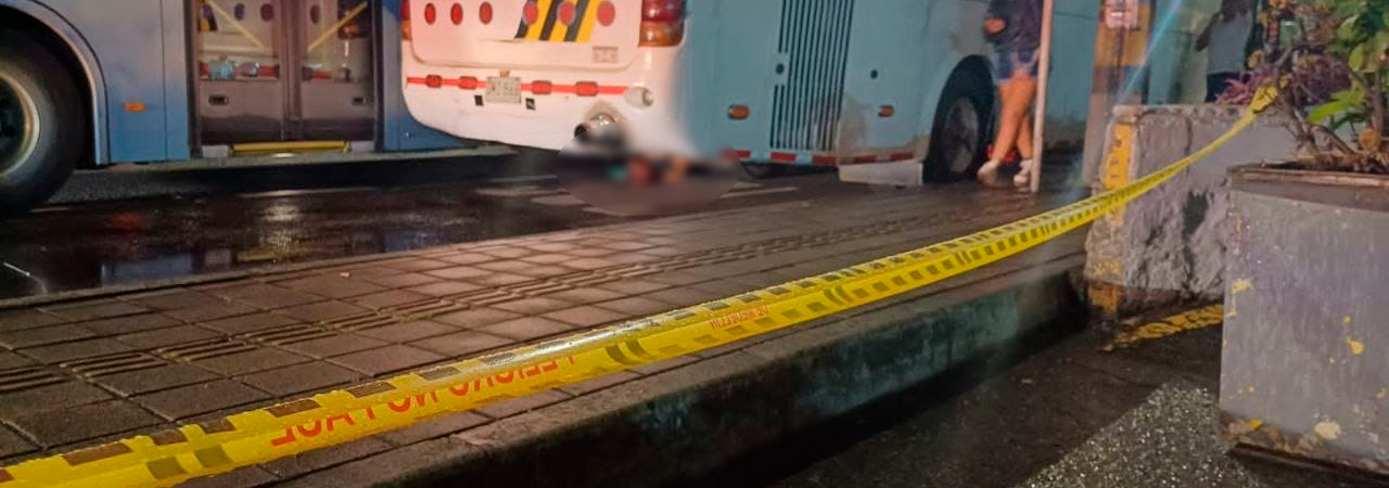 John Édison murió tras quedar aprisionado entre los 2 vehículos. /FOTO: CORTESÍA