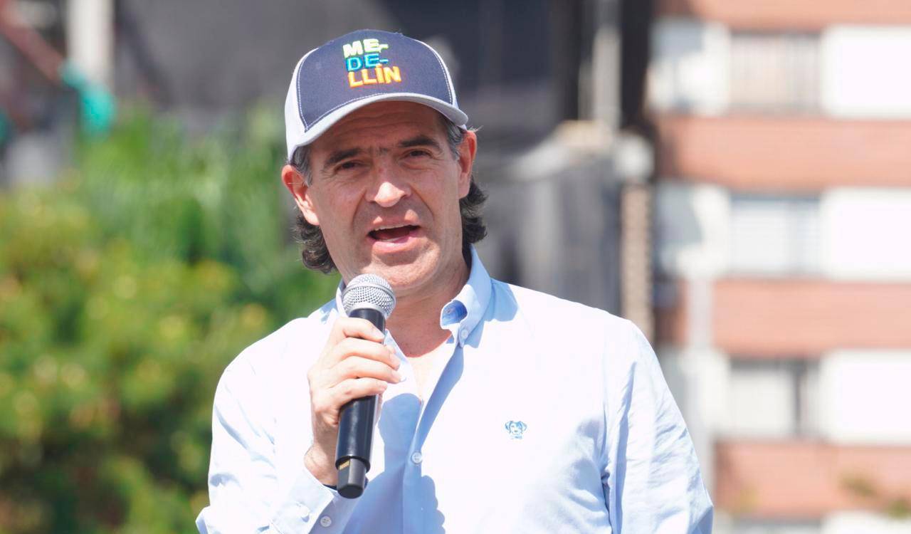 “Vamos haciendo que cada espacio y cada esquina se vuelva especial en Medellín y lo estamos logrando con grandes obras, pero también con las pequeñas en los barrios, aquellas que la gente también necesita”, Federico Gutiérrez Zuluaga, alcalde de Medellín. FOTO: CORTESÍA