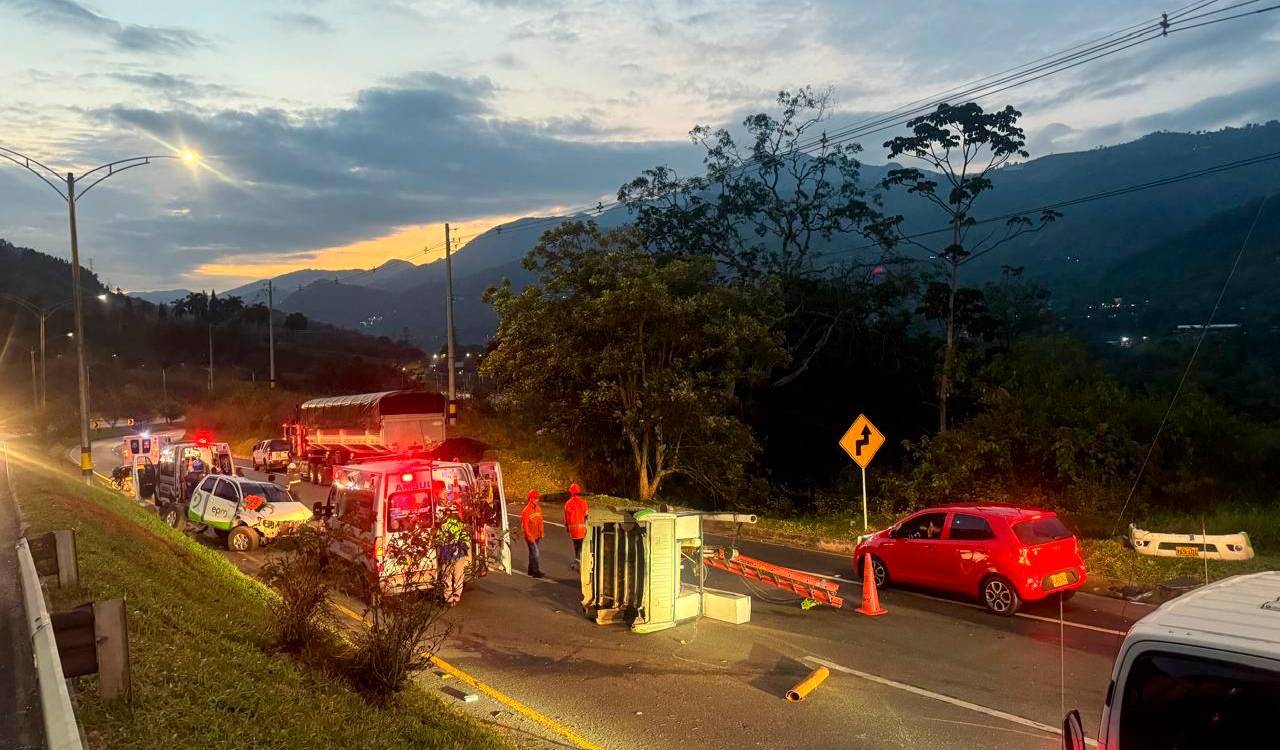 Este fue el accidente en Barbosa. /FOTO: CORTESÍA