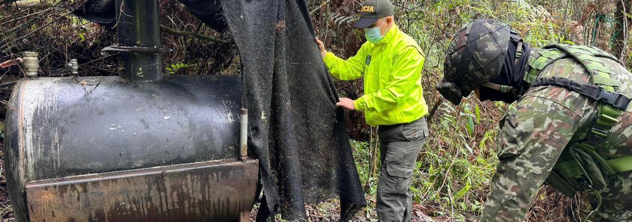 Desmantelan laboratorio de coca en El Peñol; producía una tonelada al mes 
