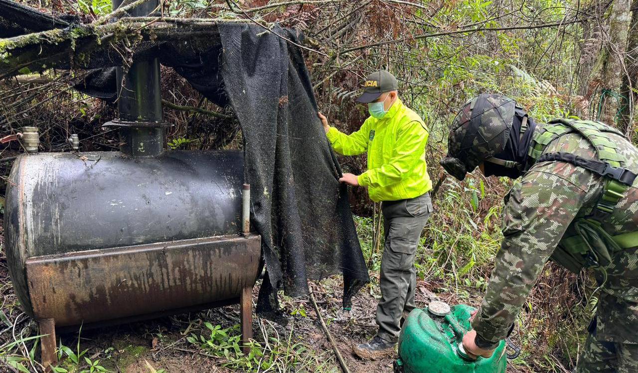 Desmantelan laboratorio de coca en El Peñol; producía una tonelada al mes