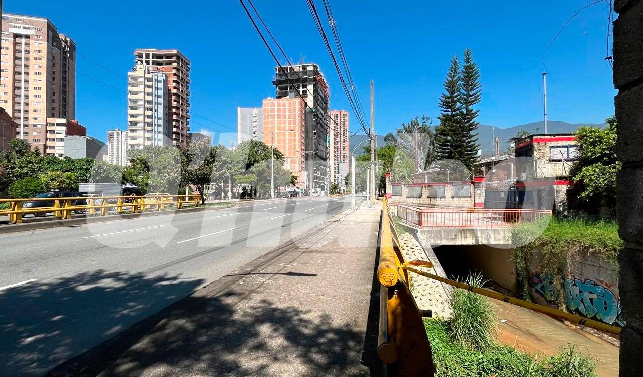 De este puente, los bomberos sacaron gravemente herida a Luz Mary Hincapié. /FOTO: ANDRÉS FELIPE OSORIO GARCÍA