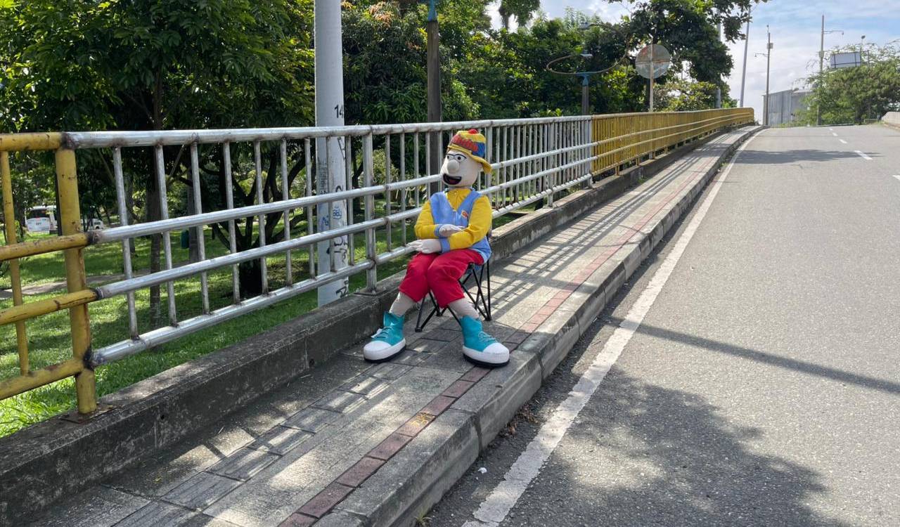 Más abajo está la otra baranda, a la que también le faltaba tremendo pedazo. Menos mal quedaron listas. <b><span class=mln_small-caps_mln>/FOTOS: SINDY VALLE</span></b>