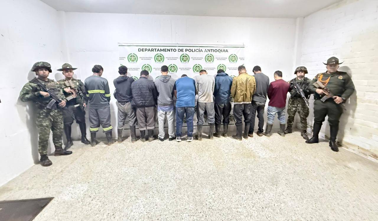 Presentación de las 10 capturas. <b><span class=mln_small-caps_mln>/ FOTO: ALCALDÍA DE SAN CARLOS</span></b>