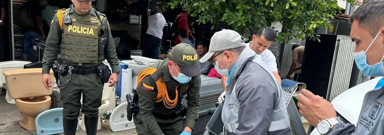 Operativo de control de fauna en la Minorista. /FOTO: CORTESÍA POLICÍA NACIONAL