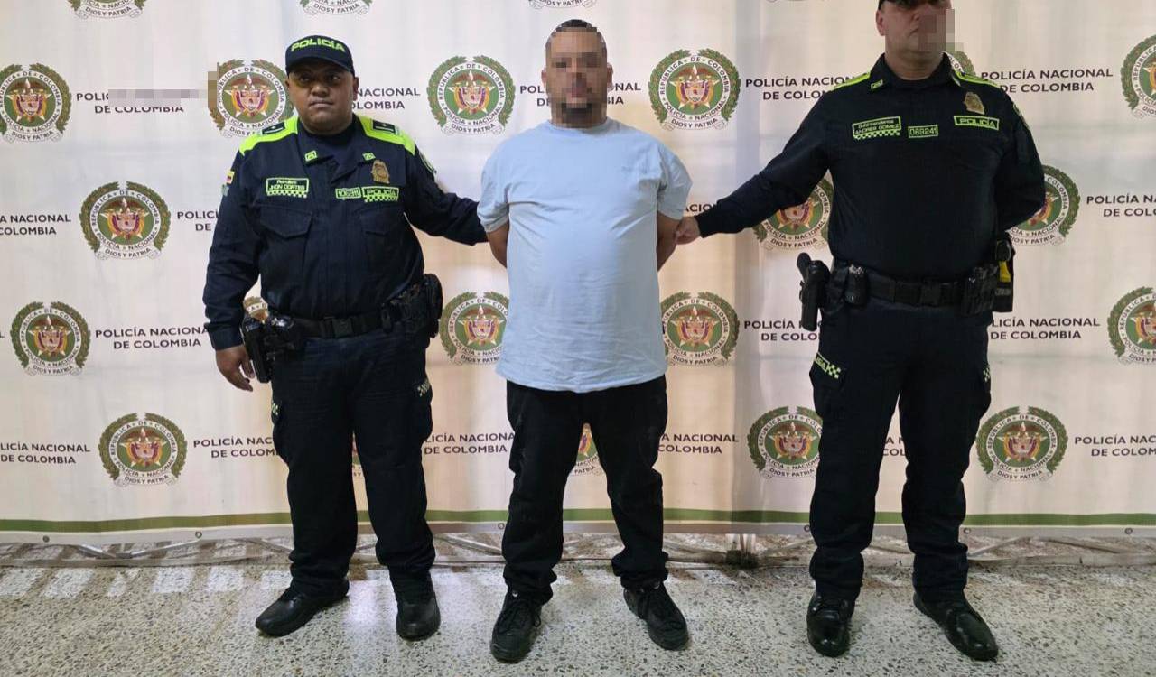 Él es alias Ronald, presunto miembro del grupo ilegal El Amarillo, con antecedentes judiciales por asesinato. FOTO: CORTESÍA POLICÍA