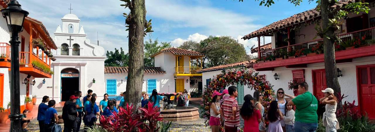 Disfruta de la programación gratuita de esta Feria de Flores en el Pueblito Paisa