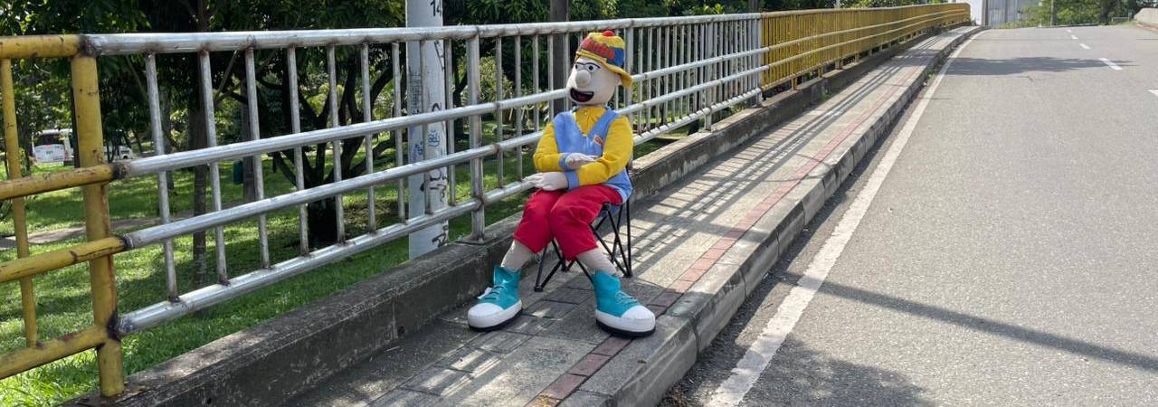 Más abajo está la otra baranda, a la que también le faltaba tremendo pedazo. Menos mal quedaron listas. /FOTOS: SINDY VALLE