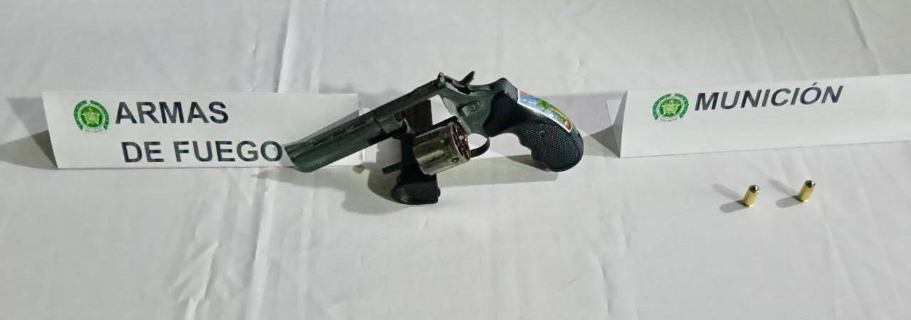 Elementos incautados en los operativos. FOTO: @COL_EJERCITO