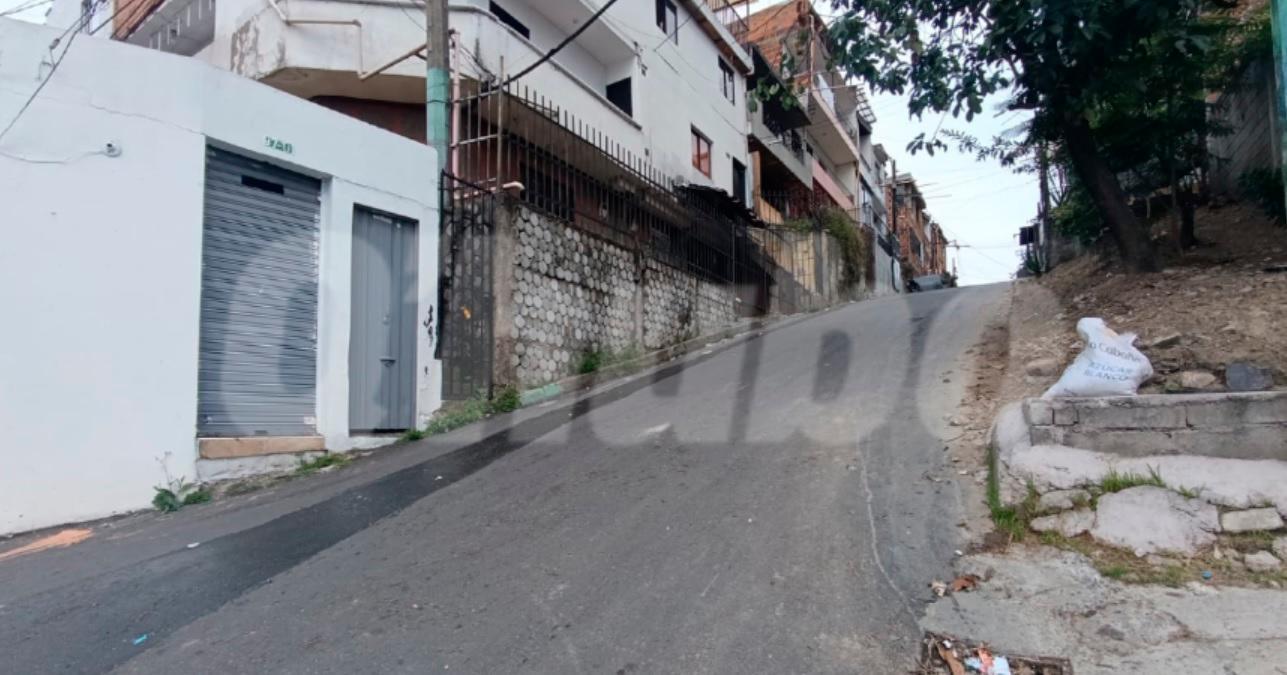 En este sector de la carrera 75B con calle 97, en San Martín de Porres, mataron con arma de fuego a Julián Andrés Cano Ramírez. /FOTO: ALEJANDRA MORALES RÍOS