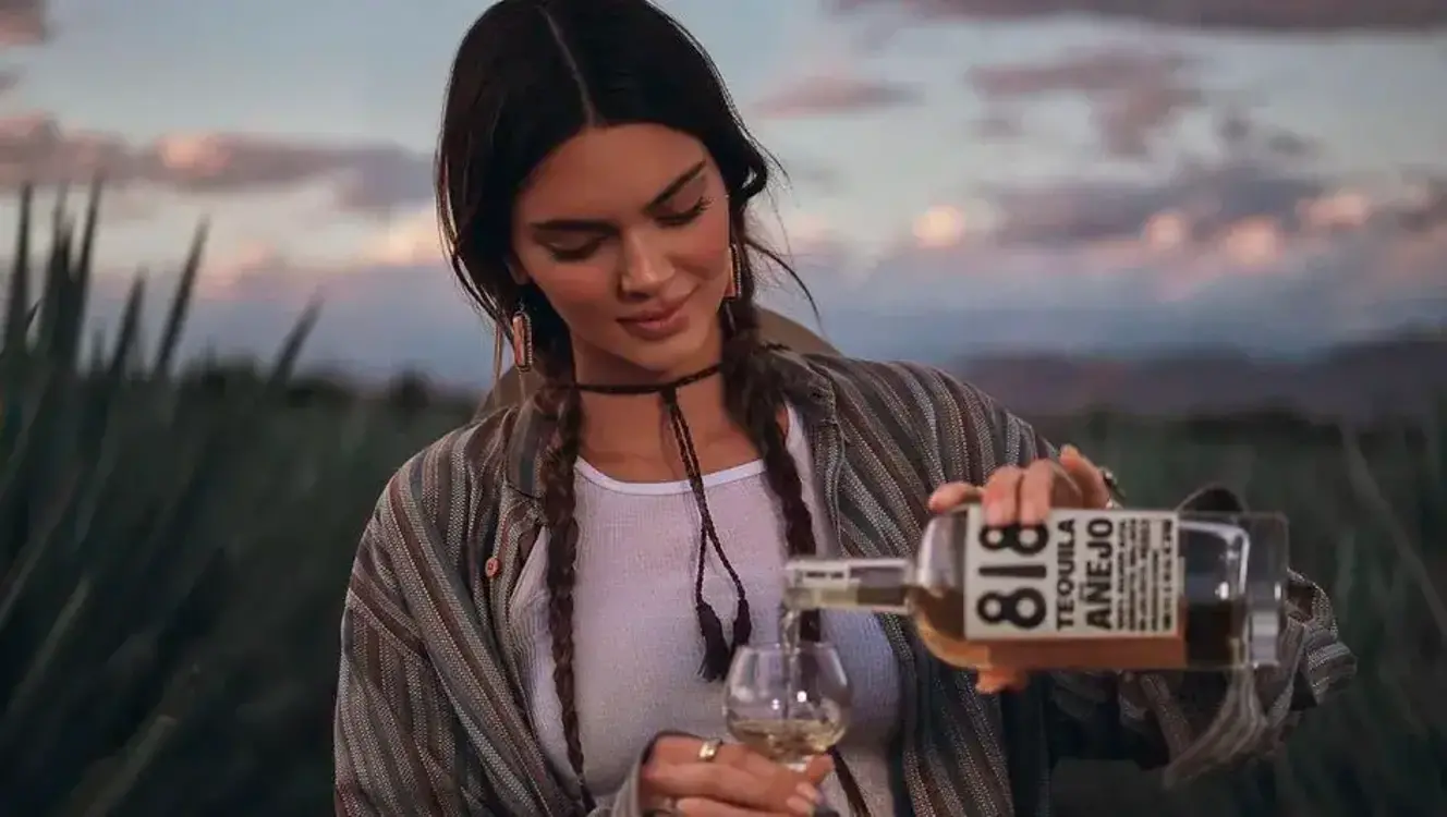Y para seguir ampliando el bar con tequila, la modelo Kendall Jenner tiene 818. <b><span class=mln_small-caps_mln>/ FOTO: TOMADA DE LA WEB</span></b>