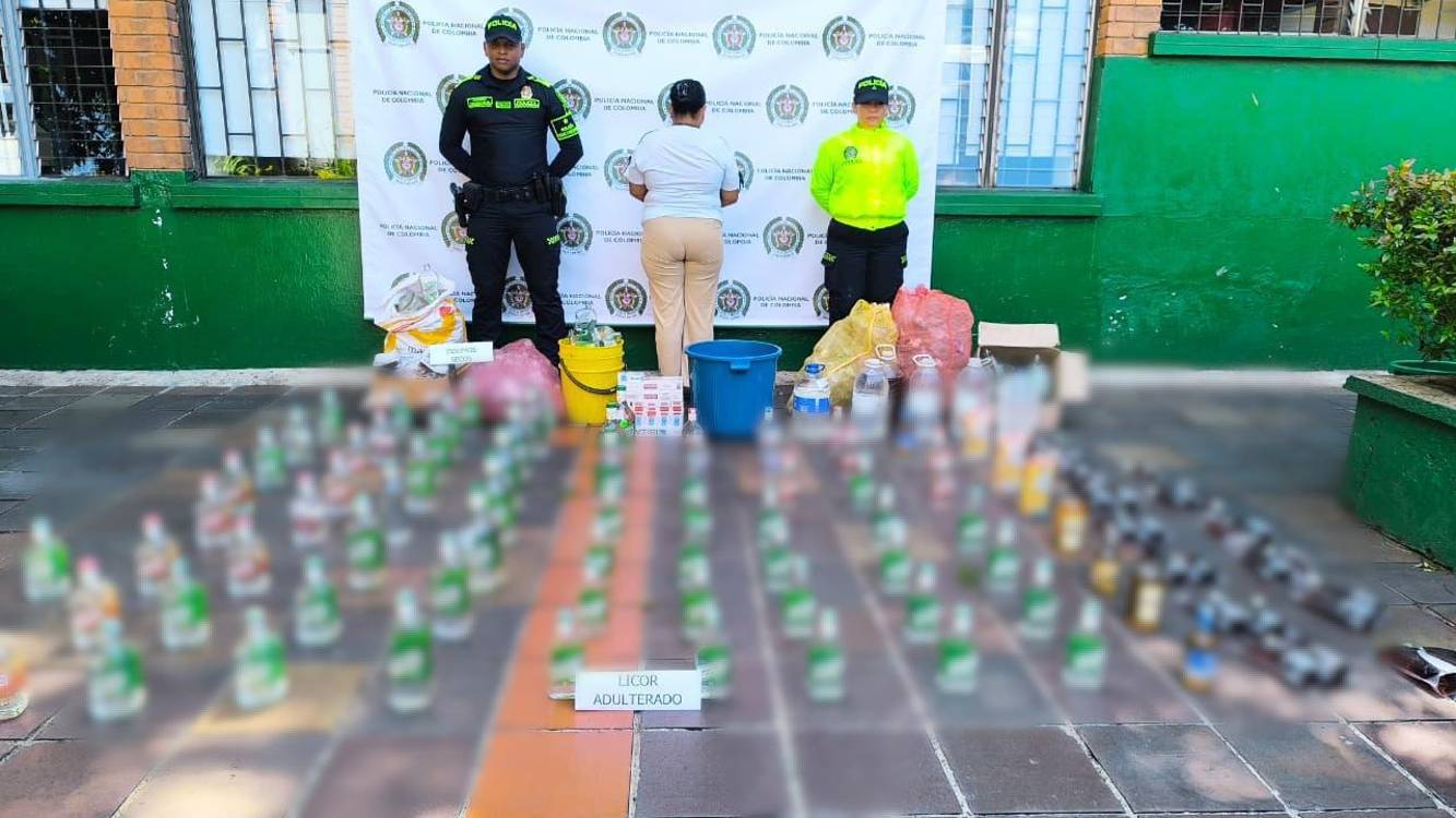 <span class=mln_uppercase_mln>La</span><b><span class=mln_uppercase_mln> mujer fue capturada en el lugar del hallazgo. FOTO: CORTESÍA POLICÍA METROPOLITANA </span></b>