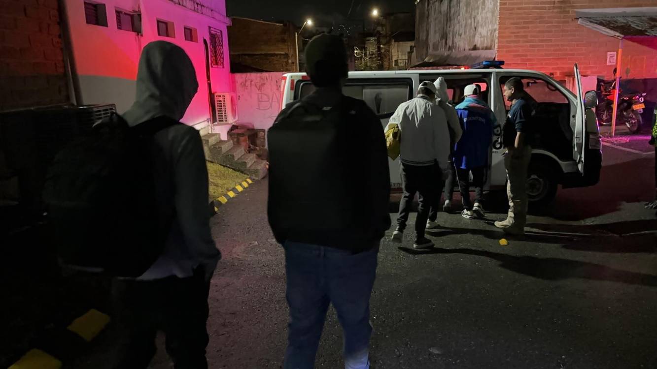 Traslado de los venezolanos hacia el aeropuerto. FOTO: ALCALDÍA DE MEDELLÍN