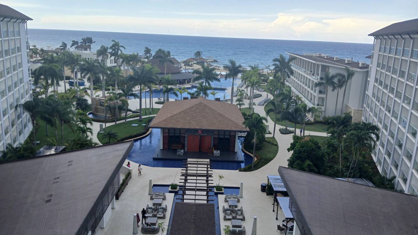Por este sector del resort de Royalton Blue Waters salió el huracán de la isla, destruyendo todo a su paso. FOTO: JENNIFER VILLAFAÑE