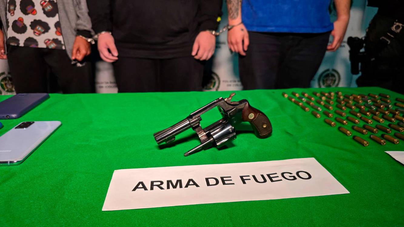 Les incautaron un revólver calibre 32 y 60 cartuchos de munición. /FOTO: CORTESÍA