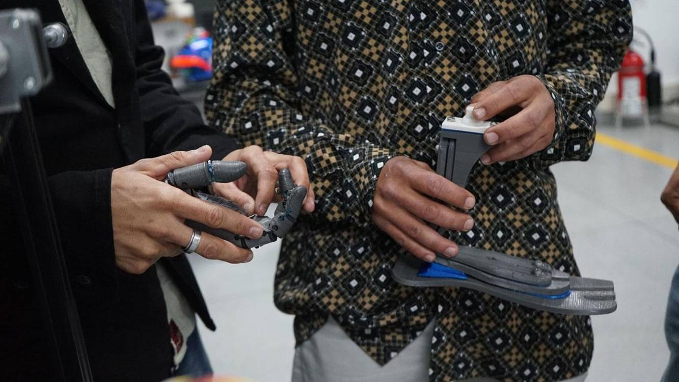 Esta prótesis es, sin duda, un gran aporte para la sociedad. <b><span class=mln_small-caps_mln>/ FOTO: CORTESÍA ALCALDÍA DE MEDELLÍN</span></b>