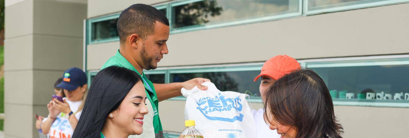 Madrinas Cero Hambre, las mujeres que llevan esperanza a los barrios