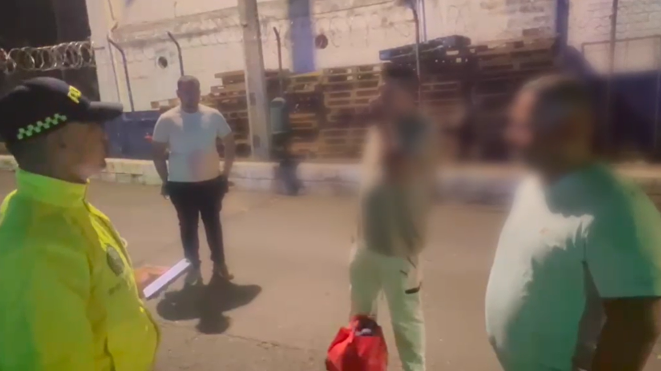 Momento de la captura de los presuntos asesinos de Luis Bernardo Villegas Ramírez. FOTO: TOMA DE VIDEO - POLICÍA METROPOLITANA