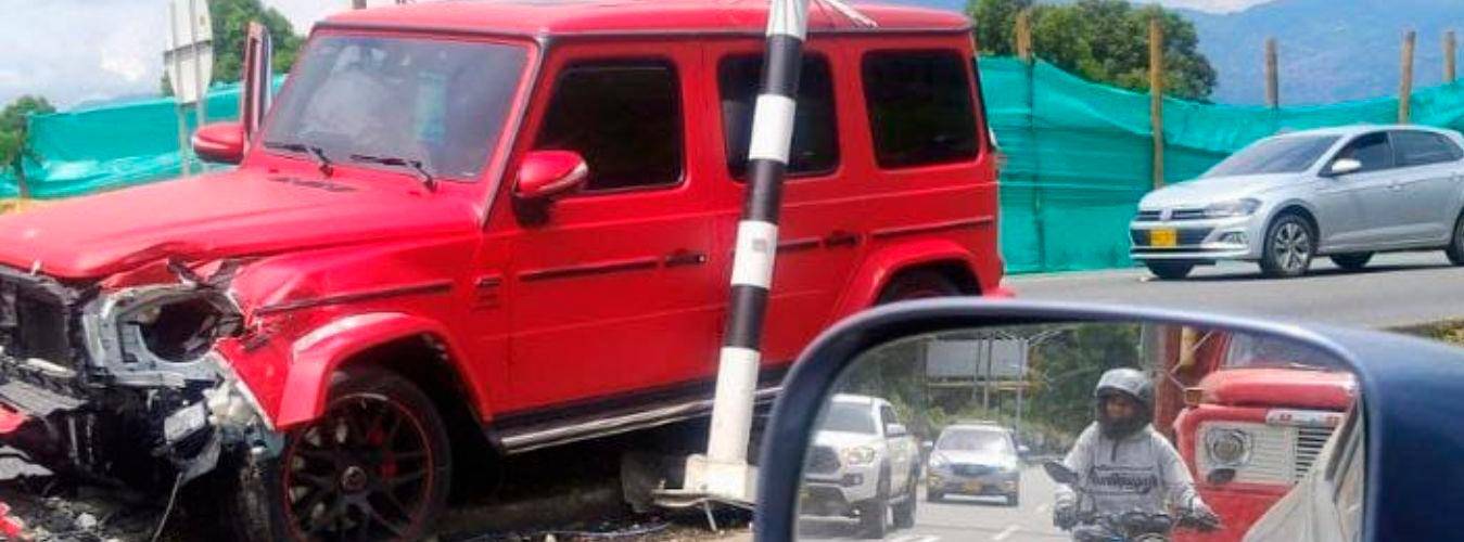 Quienes pasaban por el lugar reportaron el accidente. /FOTO: CORTESÍA DENUNCIAS ANTIOQUIA